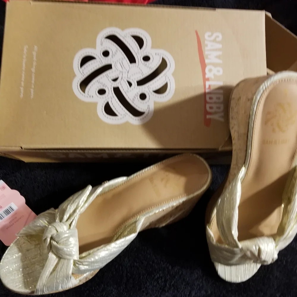 Sam and Libby woman's Claudia wedge comfy shoe sandal 70s vibe